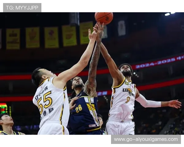 CBA新赛季42轮常规赛 广东上海组内对决精彩,cba录像广东对上海 CBA新赛季42轮常规赛 广东上海组内对决精彩,cba录像广东对上海