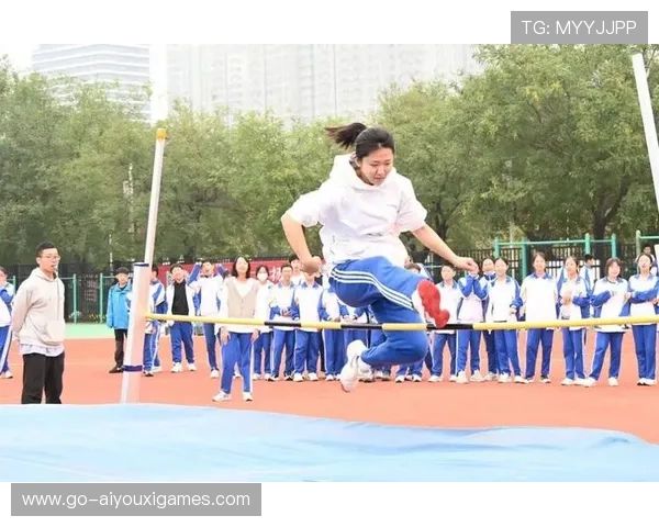 运动“激情”瞬间：运动员“全力冲刺”点燃全场！