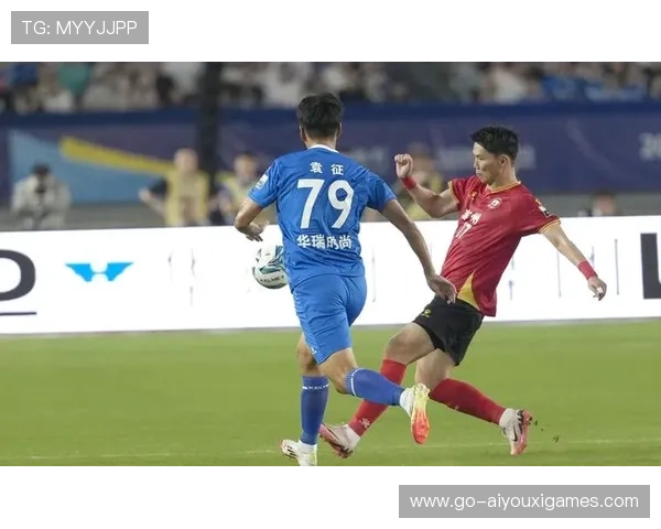 武汉三镇迎来菲尔米诺，后腰扫荡覆盖全场